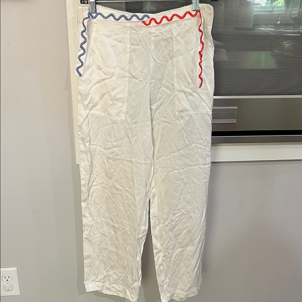 Kerri rosenthal carol city  Stylish White Pants with tie front 
Color is oatmilk